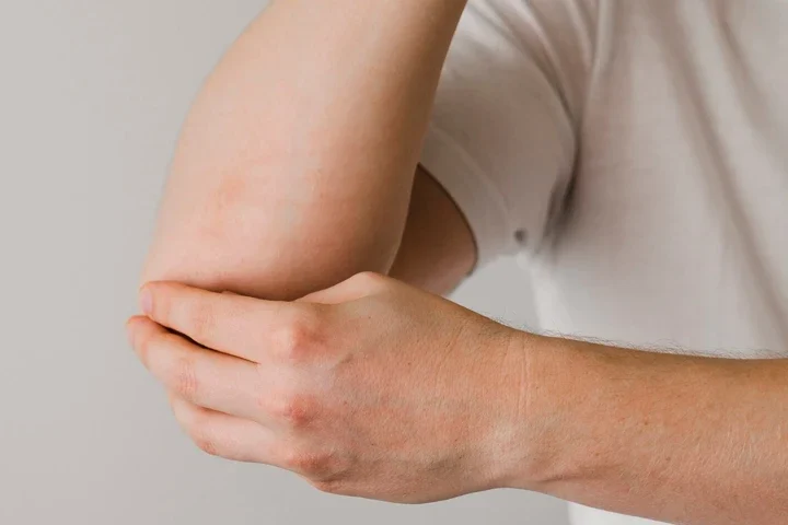 Lateral Epikondilitte (Tenisçi Dirseği) Dinlenme Ve Egzersiz Dengesi: İyileşmenin Altın Anahtarı