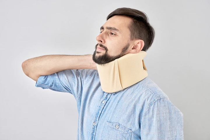 Boyun Fıtığı Müzisyenlerde Hangi Belirtilere Yol Açar? Kariyeri Tehdit Eden Sinyaller