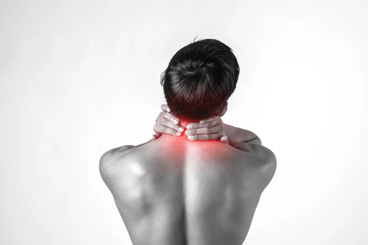 Boyun Fıtığı Müzisyenlerde Hangi Belirtilere Yol Açar? Kariyeri Tehdit Eden Sinyaller